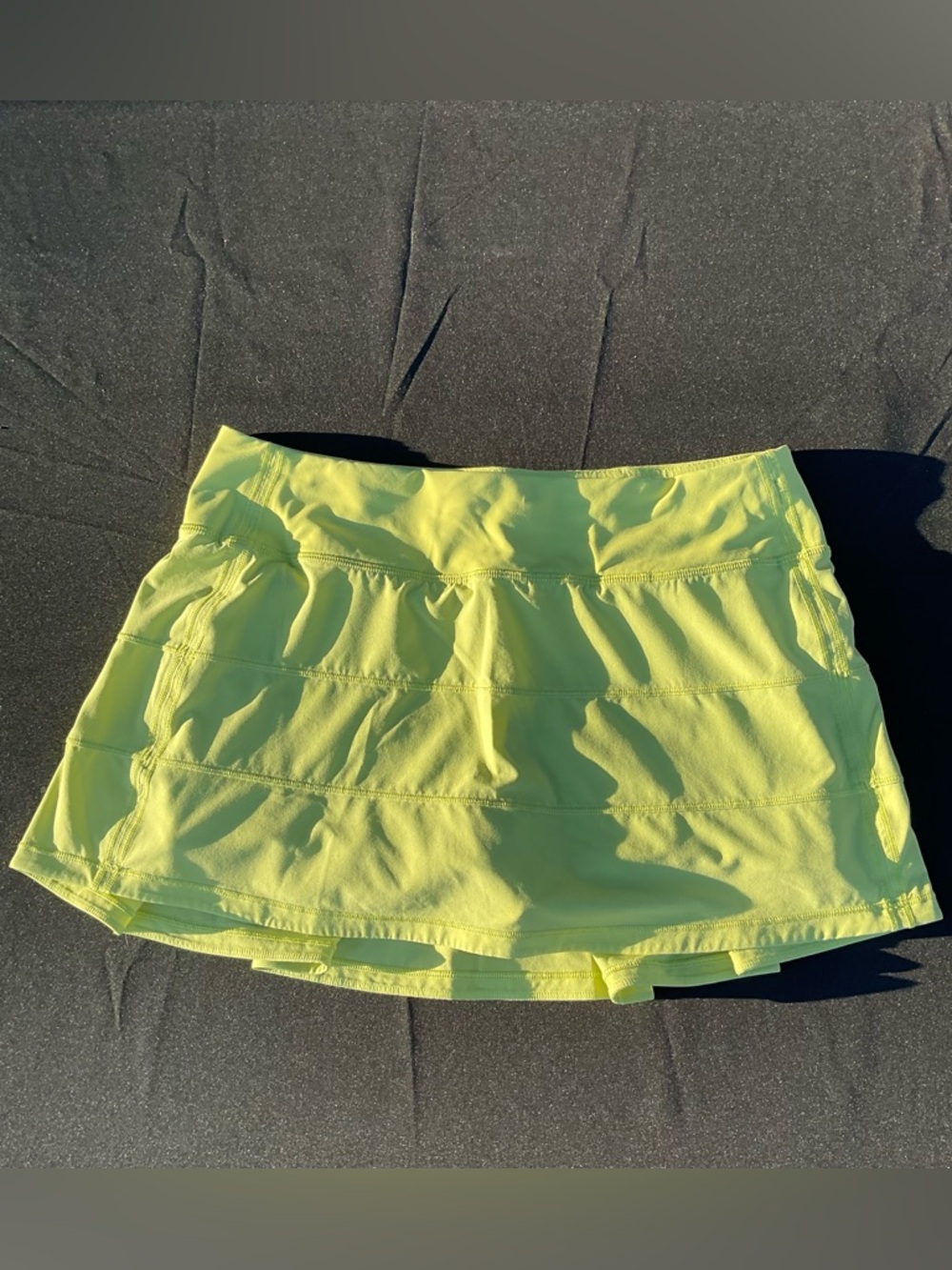 Lululemon Pace Rival - Mid Rise Skirt - Size 8 - Soft Yellow